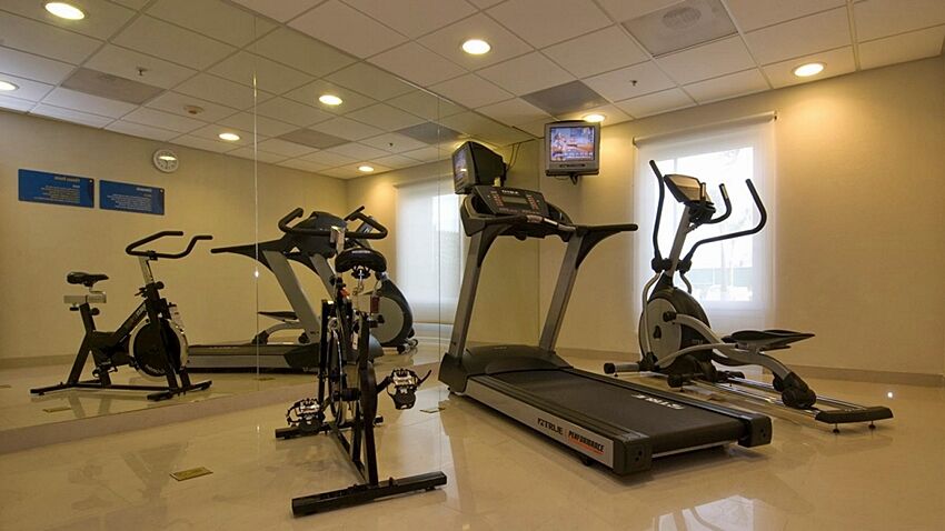 City Express Junior By Marriott كانكون المظهر الخارجي الصورة